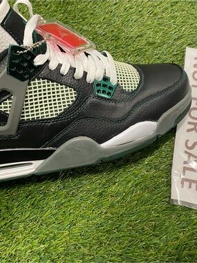 Oregon Duck Air Jordan Retro 4 Sneaker RARE